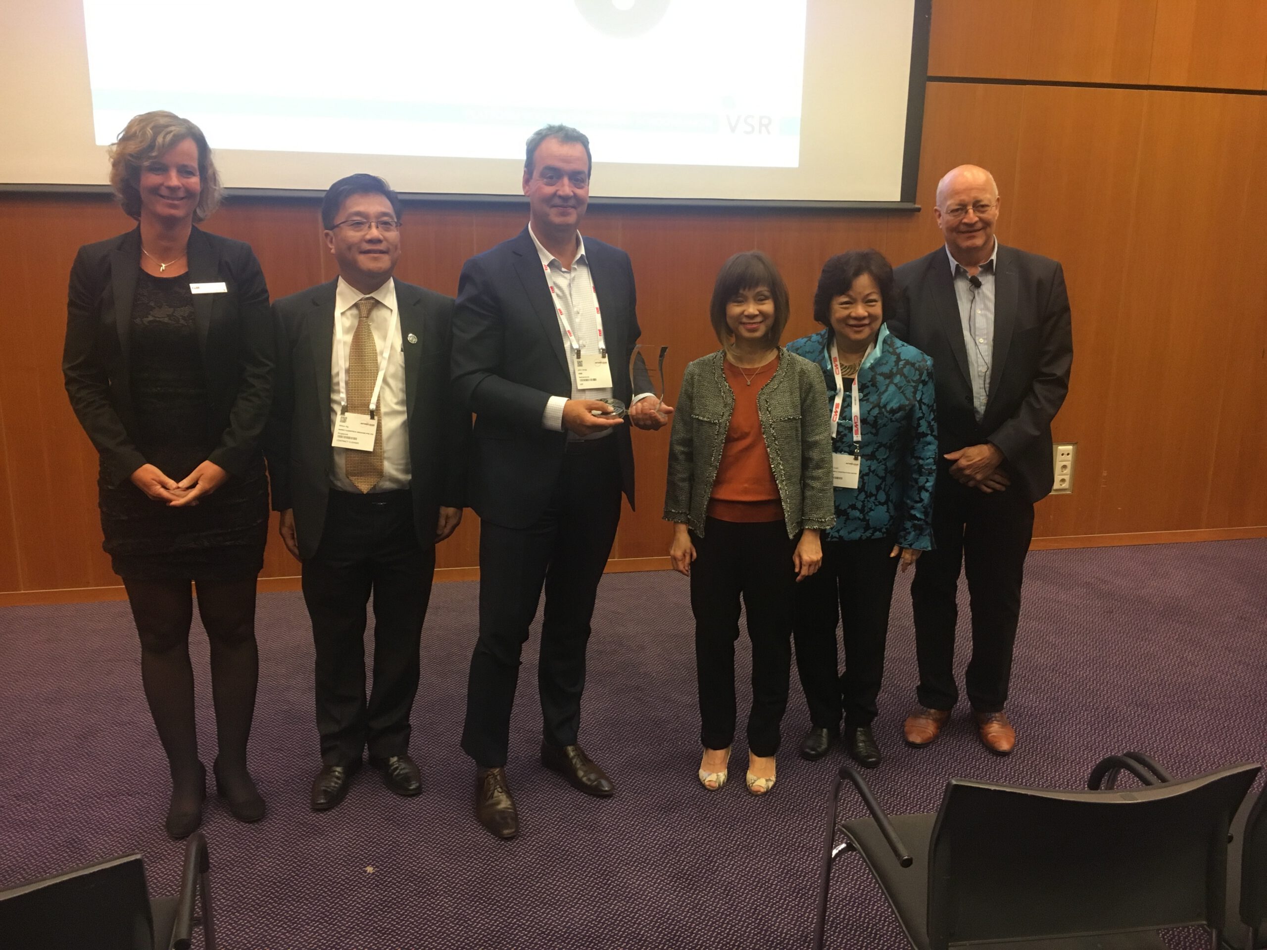 VSR ontvangt delegatie regering Singapore