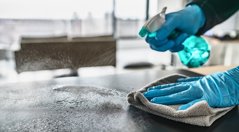 Onderzoeksrapport: Afgifte van microplastics bij het wassen van microvezelmaterialen