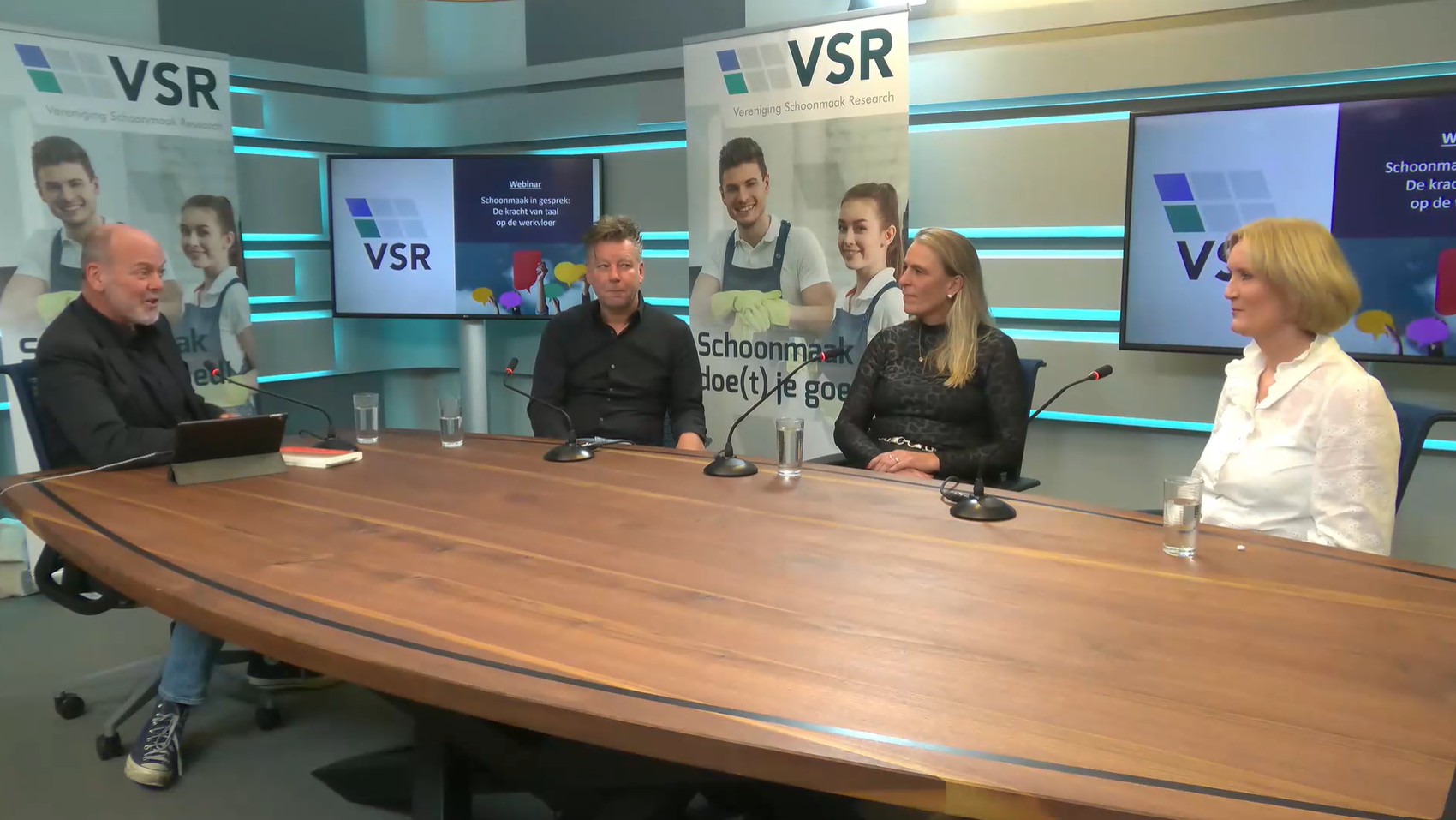 Schoonmaak in gesprek: hoe taal zorgt voor groei en begrip